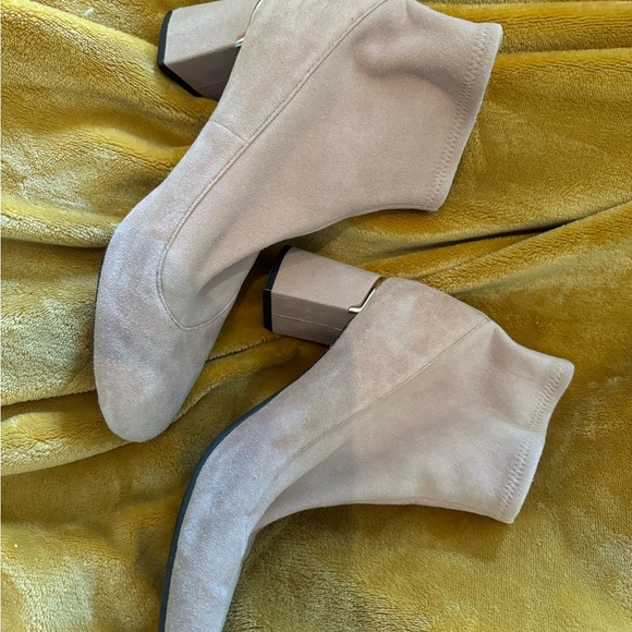 Cole Haan pink suede bootie - Picture 2 of 3